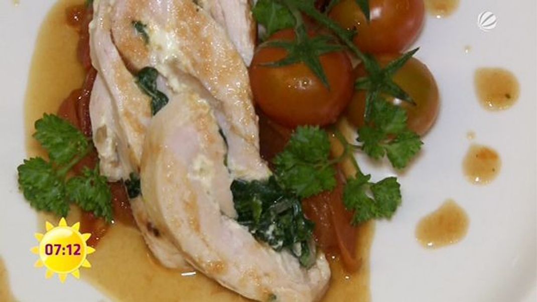 Putenröllchen mit Spinat-Frischkäsefüllung