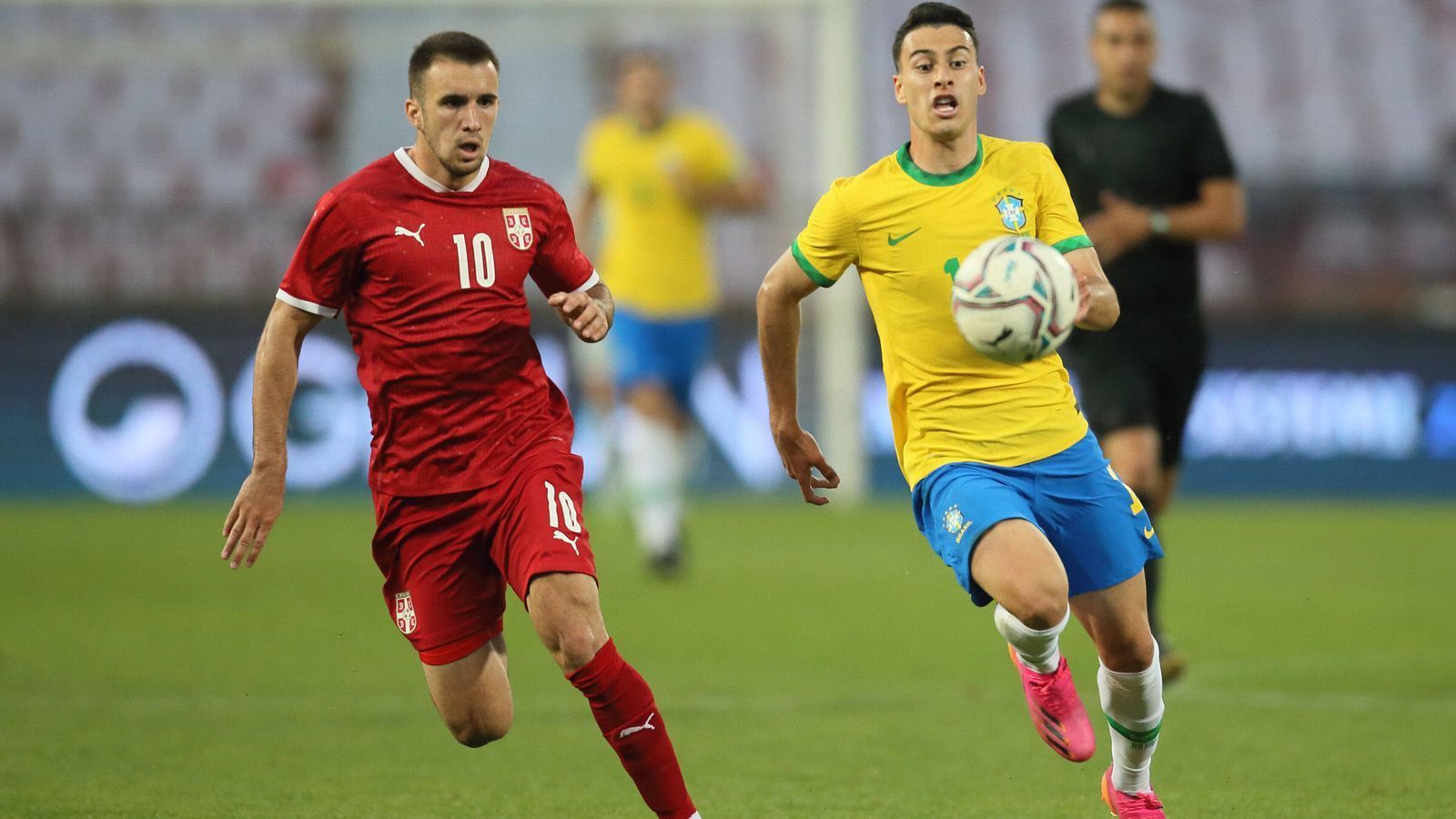
                <strong>Gabriel Martinelli (20 Jahre, Brasilien, FC Arsenal)</strong><br>
                Gabriel Martinelli sorgte erstmals für Furore, als er mit 18 Jahren bei seinem Europa-League-Debüt gegen Standard Lüttich gleich zwei Tore erzielte. In der Premier League gelangen dem Flügelspieler in 28 Spielen fünf Treffer. Möglicherweise wäre seine Entwicklung noch rasanter verlaufen, hätte er sich nicht im Sommer 2020 eine langwierige Knieverletzung zugezogen.  
              