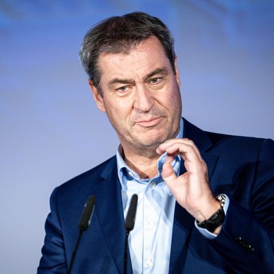 Markus Söder hat die Millionenzahlung wegen der geplatzten Pkw-Maut als "einfach ärgerlich" bezeichnet.