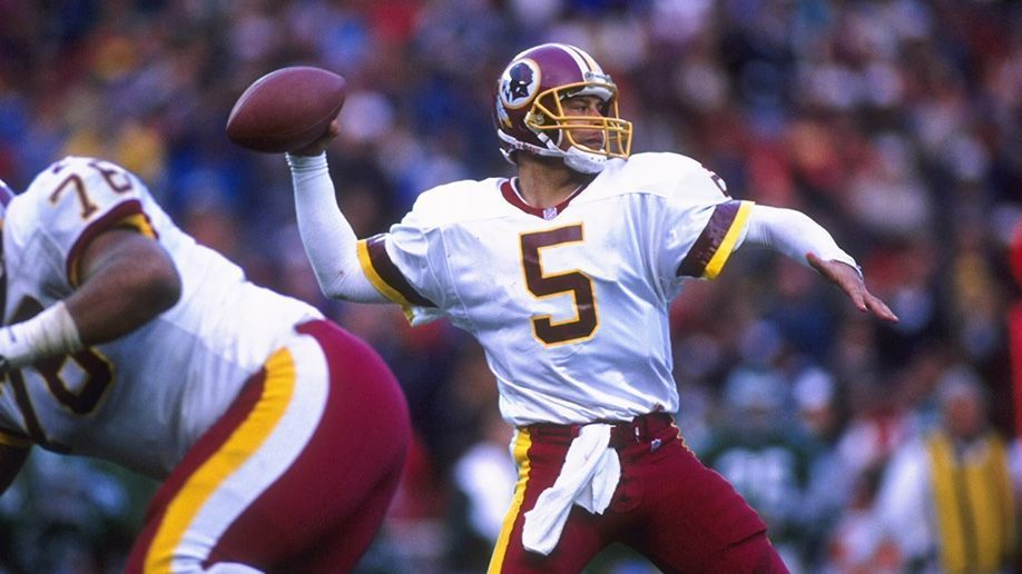 
                <strong>Heath Shuler, Quarterback - Washington Redskins (Pick 3, 1994)</strong><br>
                Was für eine Ausbeute: Mit 49,2 Prozent kamen nicht einmal die Hälfte aller Pässe von Heath Shuler an. In 22 Starts in der NFL warf der Quarterback zwar 15 Touchdowns, aber auch 33 Interceptions. Nach drei Saisons zogen die damaligen Redskins die Reißleine und tradeten ihren Quarterback zu den New Orleans Saints. Besser wurde er dadurch jedoch nicht und Shuler beendete eine Saison später seine Karriere.
              