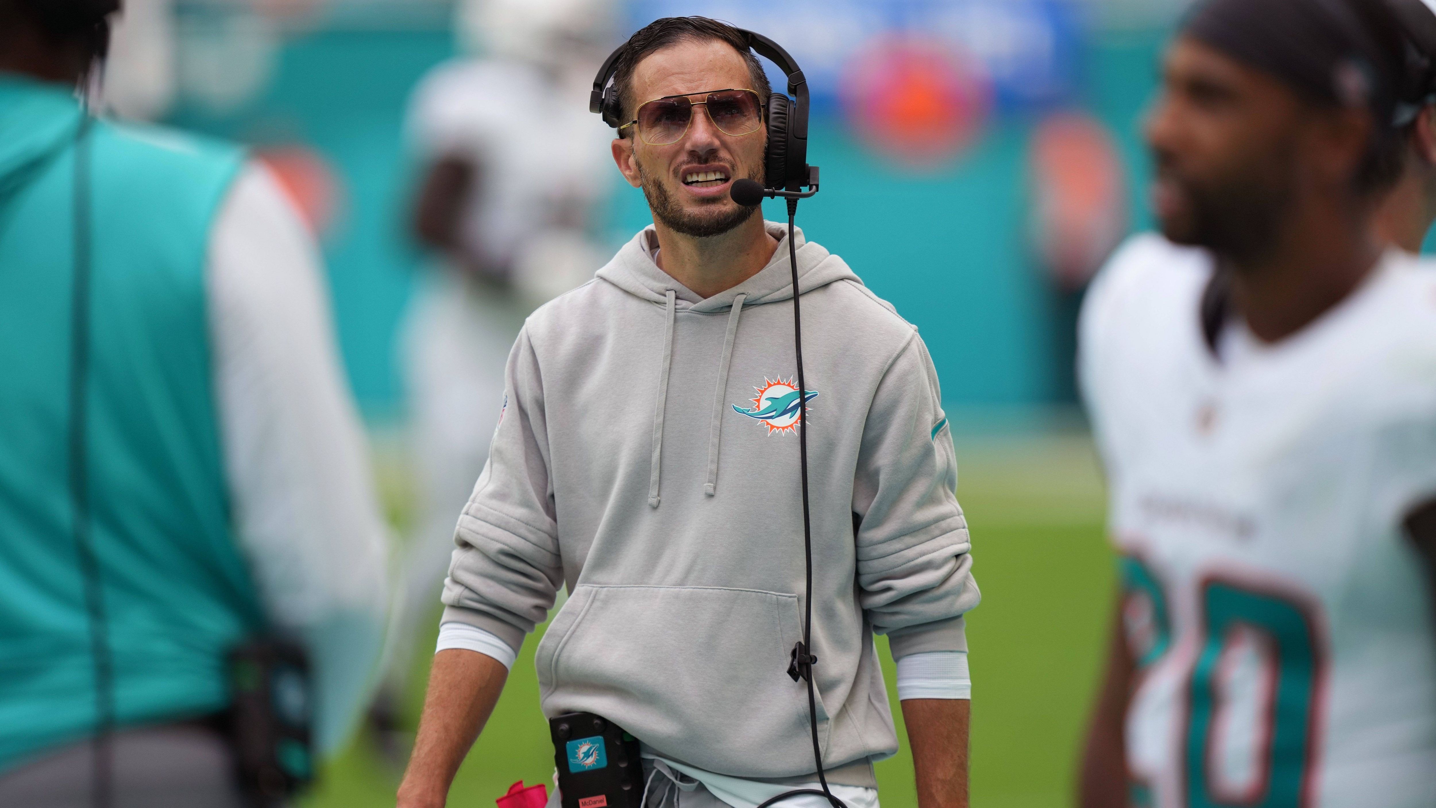 <strong>Gewinner: Mike McDaniel (Miami Dolphins)</strong><br>Es war eine der wohl besten Offense-Coaching-Leistungen der jüngeren NFL-Historie. Satte 70 Punkte legten die Miami Dolphins gegen die Denver Broncos auf. Head Coach und Playcaller Mike McDaniel kann sich nicht nur ob der zehn Touchdowns auf die Schulter klopfen,