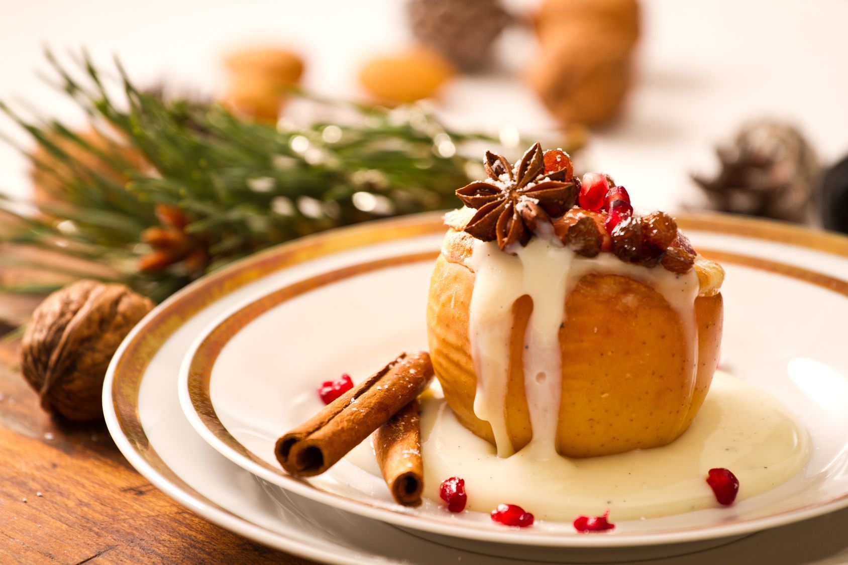 Der Bratapfel gehört definitiv in die Topliste der Weihnachtsdessert-Rezepte.