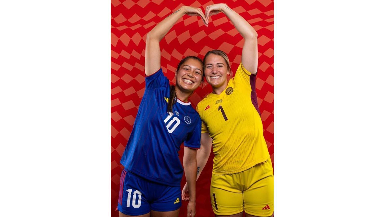 
                <strong>Philippinen: Heimtrikot</strong><br>
                Das Heimtrikot der Feldspielerinnen der Philippinas ist in Blau gehalten, während Torhüterin Olivia McDaniel in Gelb auflaufen wird.
              