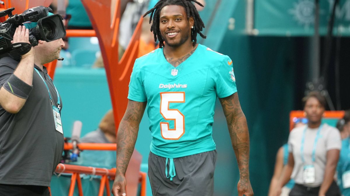 MIAMI GARDENS, FL - AUGUST 09: Miami Dolphins cornerback Jalen Ramsey (5) enters the field with a smile before the game between the Atlanta Falcons and the Miami Dolphins on Friday, August 9, 2024 ...