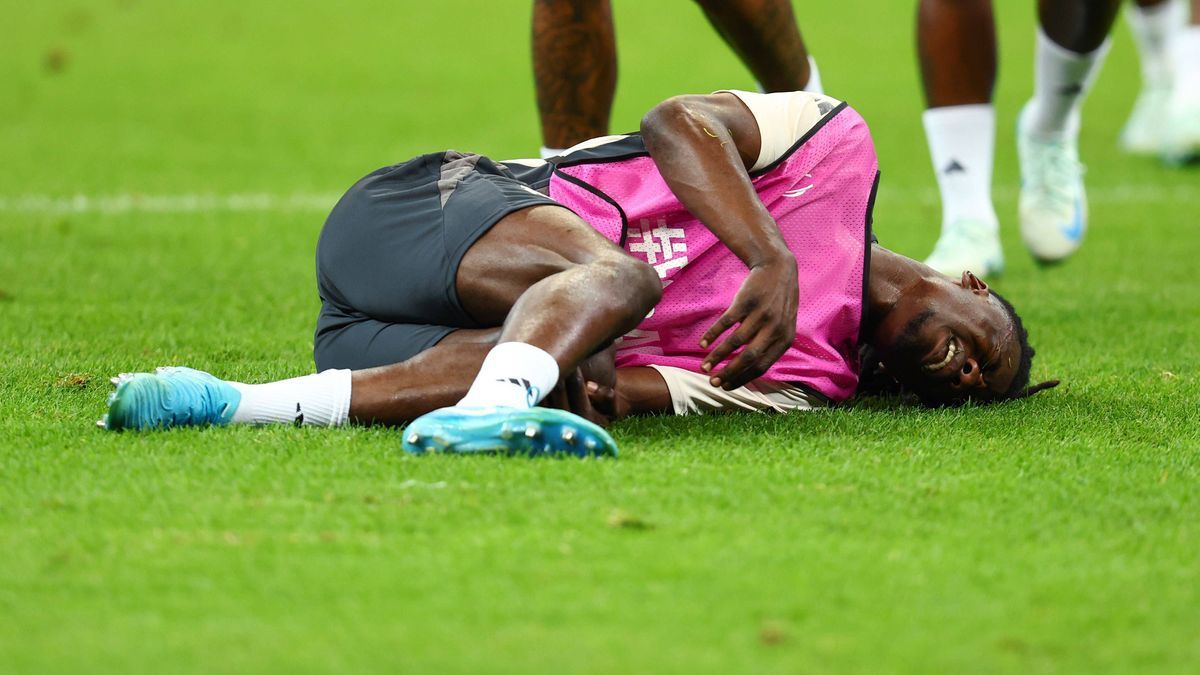 Real Madrid Training 13 August 2024, Warsaw - Real Madrid Training - Eduardo Camavinga sustains an injury - Photo: Charlotte Wilson Offside. Warsaw Poland *** Real Madrid Training 13. August 2024, ...