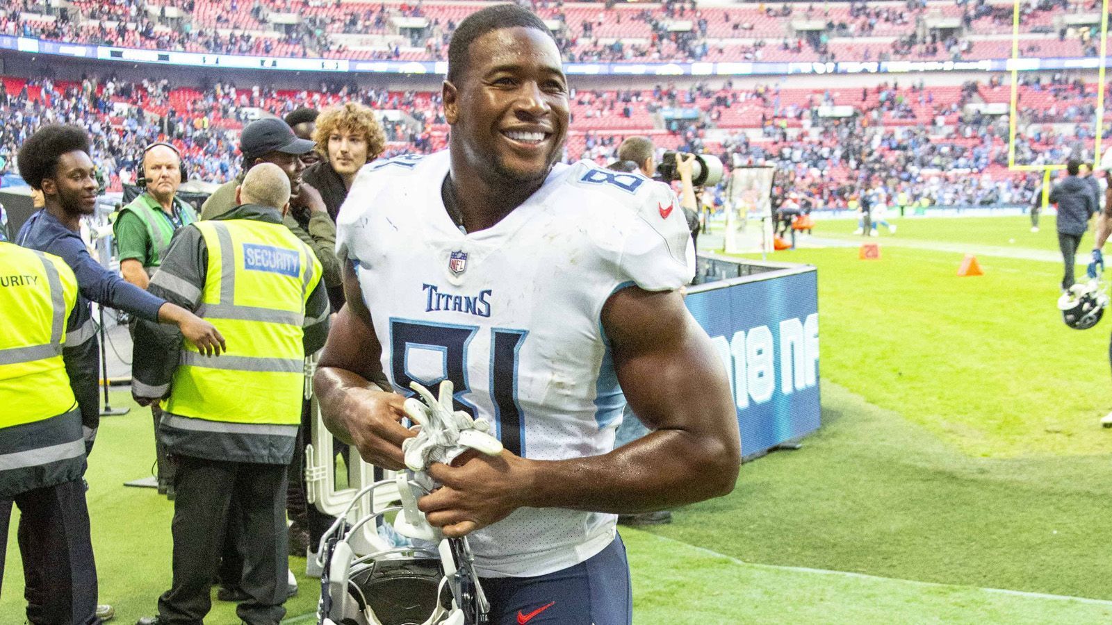 
                <strong>9. Jonnu Smith (New England Patriots)</strong><br>
                Die New England Patriots sicherten sich in dieser Offseason die Dienste von Jonnu Smith. In den kommenden vier Jahren verdient er 50 Millionen US-Dollar. Bei den Tennessee Titans befand sich der 25-Jährige zuletzt in der Form seines Lebens. 41 Catches, 448 Receiving-Yards und acht Touchdowns waren allesamt Bestwerte seiner Karriere.
              