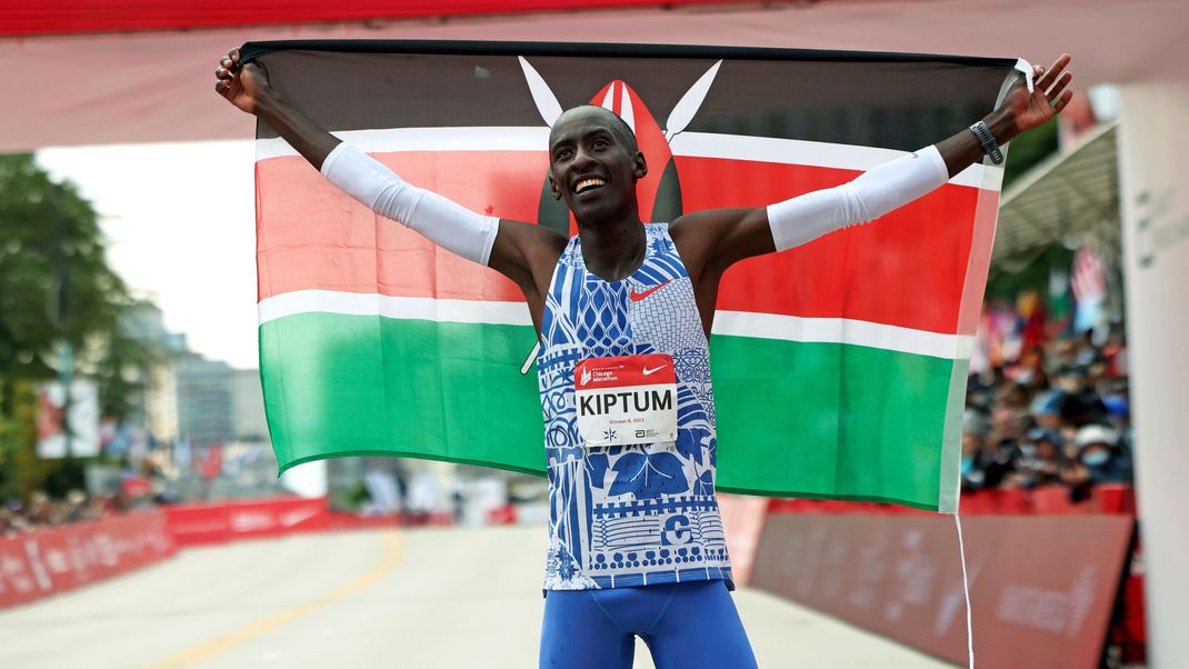 Nach Angaben eines Sportlerkollegen starb Kiptum am späten Sonntag bei einem Autounfall in Kenia.
