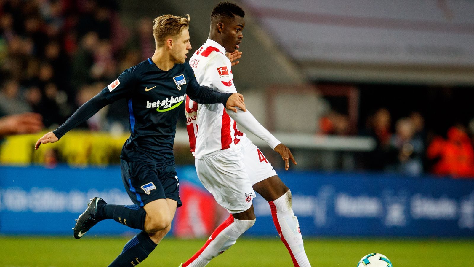 
                <strong>Platz 3 - Yann Aurel Bisseck (1. FC Köln)</strong><br>
                Alter beim Debüt: 16 Jahre, elf Monate, 28 Tage - Begegnung: 1. FC Köln - Hertha BSC 0:2 (26. November 2017)
              