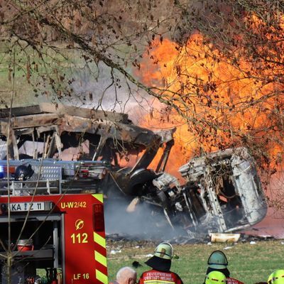 Unfall mit Tanklaster und Stadtbahn