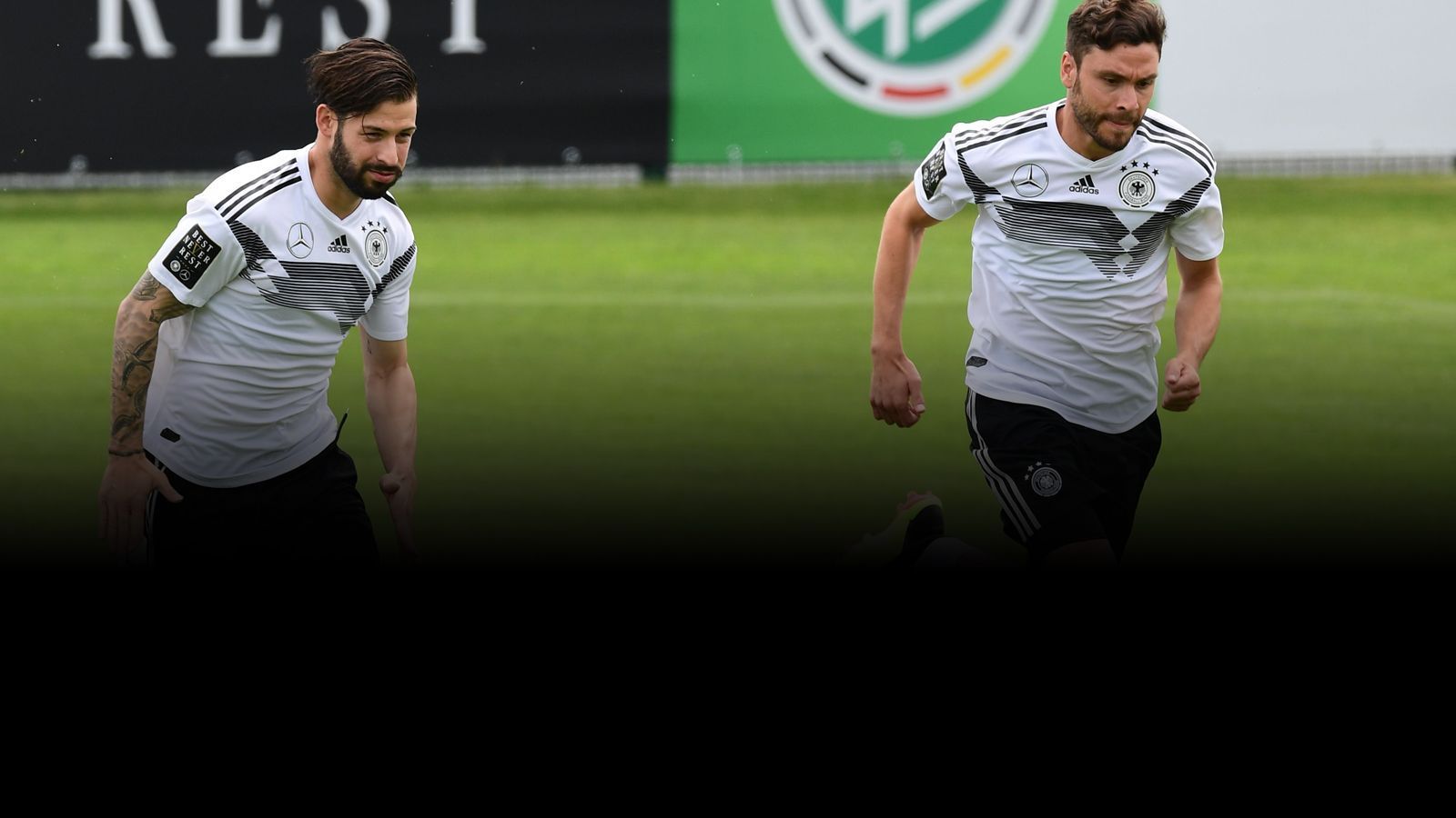 
                <strong>Jonas Hector</strong><br>
                Jonas Hector: Nach dem Elfmeter-Hype gegen Italien zeigte dieses Spiel, wie Hector auf internationalem Niveau wirklich dasteht: als solider, aber limitierter Außenverteidiger, der einen selten hängen lässt. Mehr leider nicht. ran-Note: 3
              