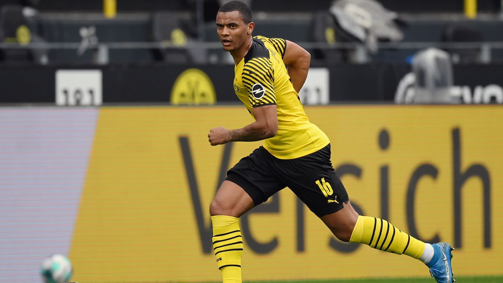 
                <strong>Manuel Akanji</strong><br>
                Sein Diagonalball leitet den ersten Dortmunder Treffer ein. Defensiv wenig gefordert, erledigt seine Aufgaben dort aber souverän. ran-Note: 3
              