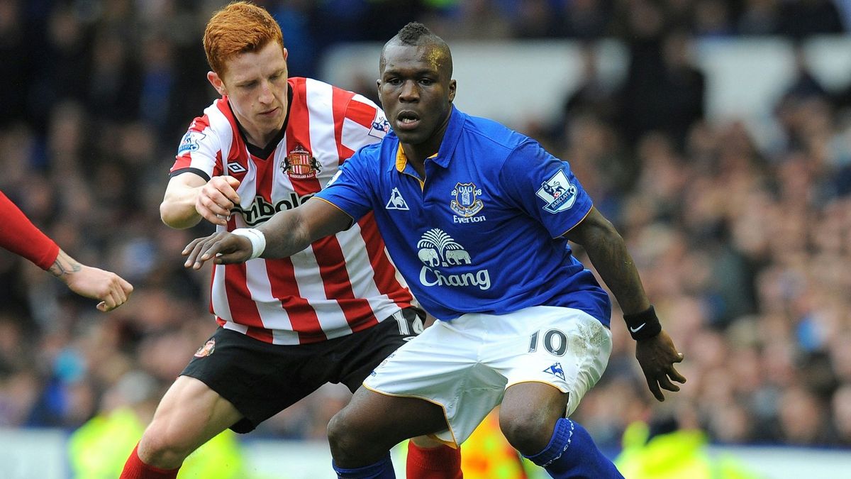 Drenthe (r.) im April 2012 im Everton-Trikot