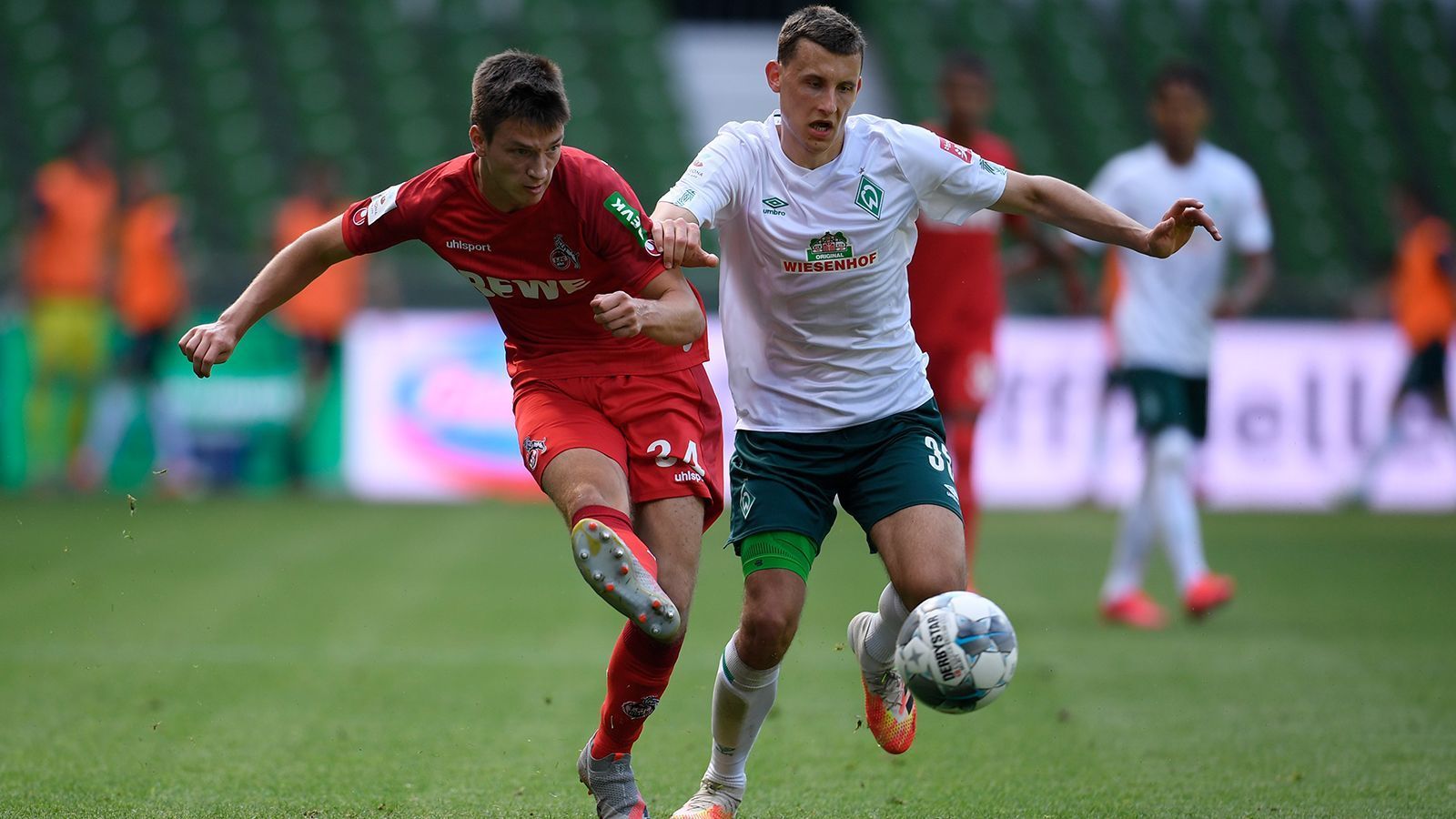 
                <strong>Noah Katterbach (1. FC Köln)</strong><br>
                Eigentlich ist auch Noah Katterbach schon kein Talent mehr, sondern ein gestandener Bundesligaspieler. Der 19 Jahre alte Linksverteidiger stand 16 Mal in der Startelf des 1. FC Köln und brachte es insgesamt auf 18 Einsätze. Vielleicht wären es noch mehr geworden, hätte der Linksfuß nicht wegen zwei kleinerer Verletzungen Pausen einlegen müssen.
              