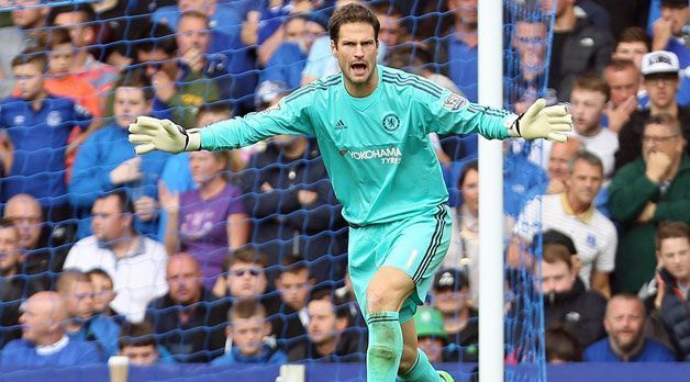 
                <strong>Asmir Begovic (FC Chelsea)</strong><br>
                Asmir Begovic: Chelsea verpflichtet Bosniens Nationalkeeper als Ersatz für den zu Arsenal gewechselten Petr Cech. Ein Glücksgriff, denn jetzt ist Begovic sofort gefordert, um Courtois zu vertreten. Doch nicht nur dieses Duo hat es in sich ...
              