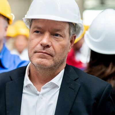 Habeck besucht Meyer Werft in Papenburg