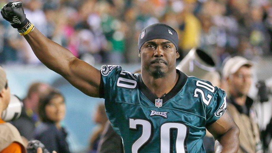 <strong>SB XXXIX (2004) – Steelers vs. Eagles → Eagles gewinnen</strong><br>Ohne Brady gewinnen die Steelers die AFC, doch im Super Bowl hat Rookie Ben Roethlisberger große Probleme mit der Eagles-Defense. Donovan McNabb glänzt mit drei Touchdowns, während Brian Dawkins zwei Big Plays liefert. Die Eagles gewinnen verdient mit 28:21 und holen ihren ersten Super-Bowl-Titel.
