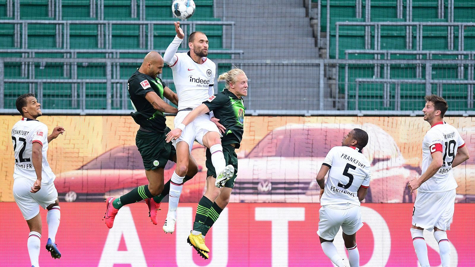 
                <strong>Die neue Auswärtsstärke der Eintracht</strong><br>
                Bis zum 27. Spieltag war die Eintracht das auswärtsschwächste Team der Liga. Mit Siegen in Wolfsburg und Bremen wurde diese Bilanz zuletzt aber deutlich aufgebessert. Ein weiterer Auswärtssieg in München könnte aus einer durchwachsenen Saison doch noch eine gute machen.
              