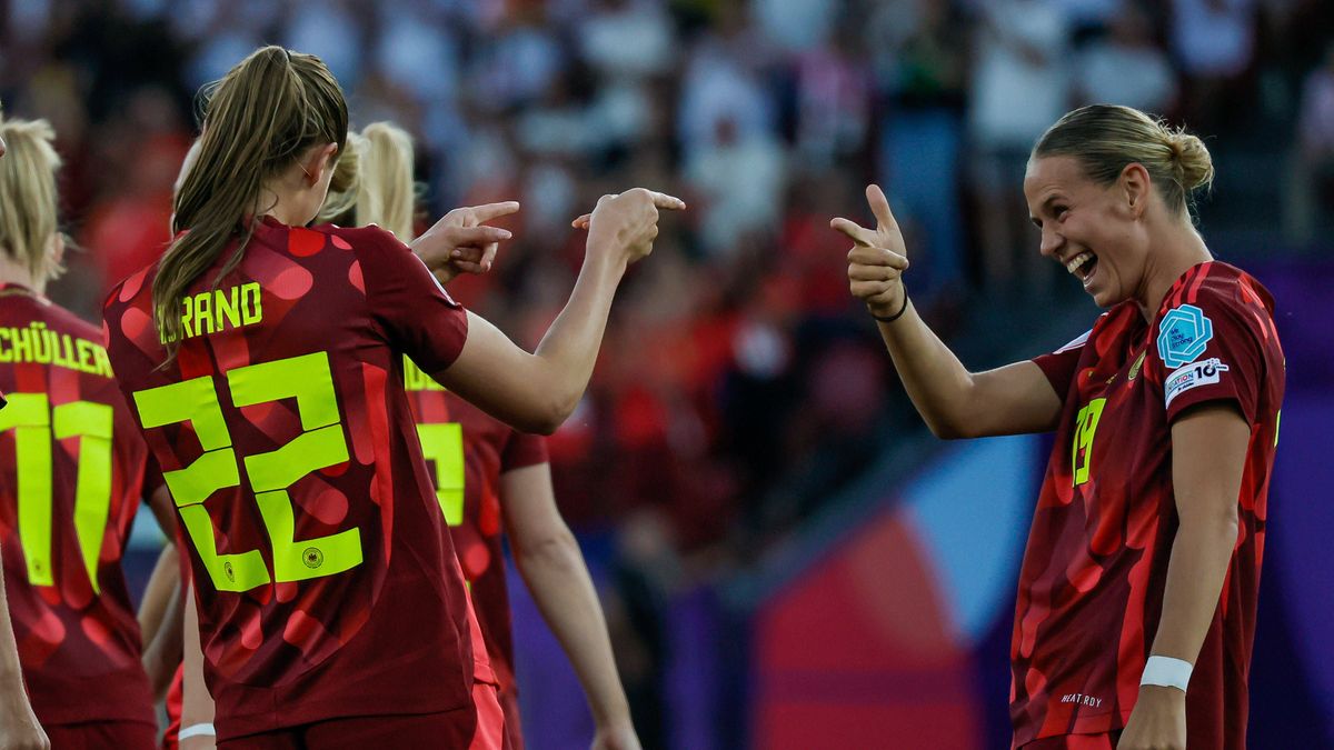 Jule Brand (22 Germany) Scores the goal and celebrates the goal for Sweden during the UEFA Womens EURO 2025 Group C match between Sweden and Germany at Stadion Letzigrund in Zurich, Switzerland. PU...