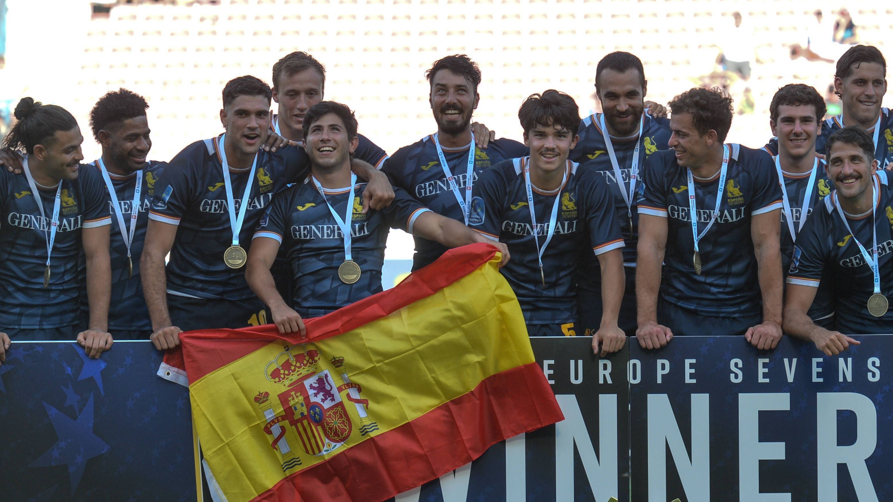 <strong>Platz 3: Spanien</strong><br>Nachdem sie zweimal am grünen Tisch die WM-Qualifikation verpasst haben, wollen die Spanier 2031 unbedingt bei der&nbsp;Rugby-Union-Weltmeisterschaft&nbsp;dabei sein. Mit neuem Trainer und verjüngter Mannschaft werden sie 2024 nutzen, um die Qualität der Spieler aus der spanischen Liga zu testen. In diesem Jahr des Umbruchs reicht es für die Spanier für Platz 3.