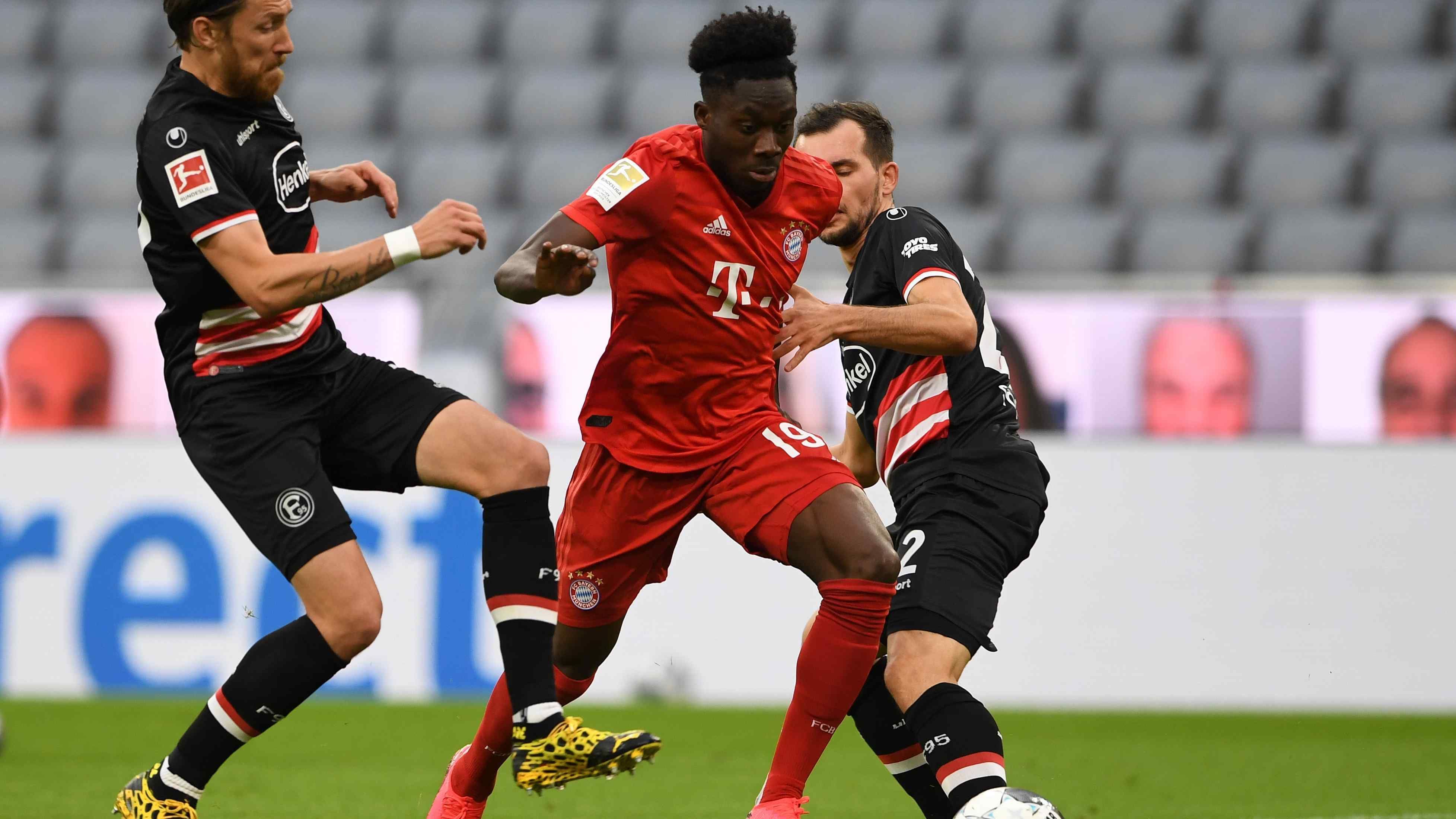 
                <strong>Alphonso Davies</strong><br>
                Streut immer wieder seine schnellen Vorstöße ein. Rettet in der 33. Minute im Strafraum stark gegen den freistehenden Karaman. Tankt sich in der 52. Minute sehenswert im Fortuna-16er durch und schiebt zum 5:0 ein. ran-Note: 2
              