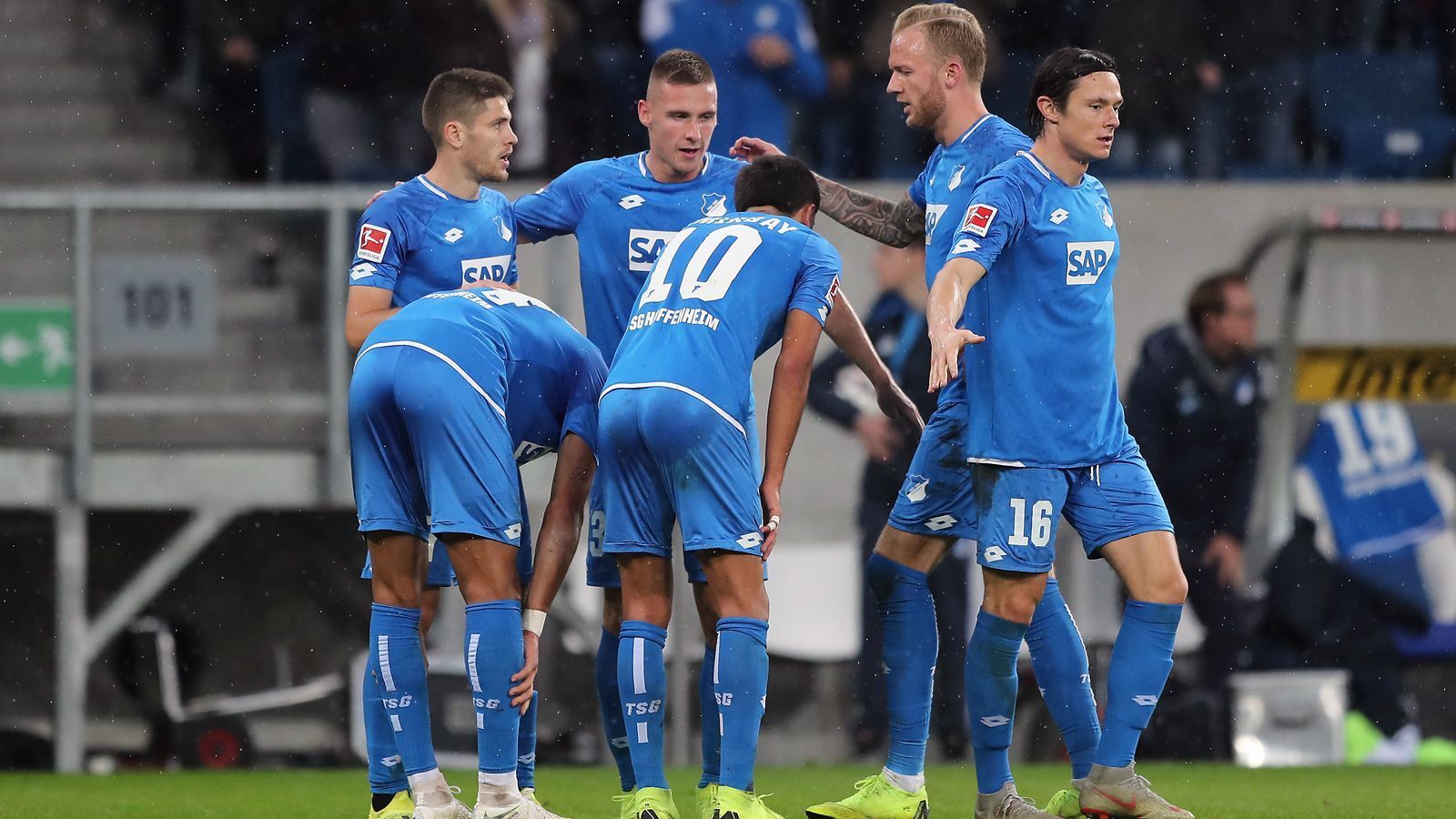 
                <strong>Platz 8 - 1899 Hoffenheim</strong><br>
                Durchschnittliches Gehalt: 1,35 Millionen Euro
              