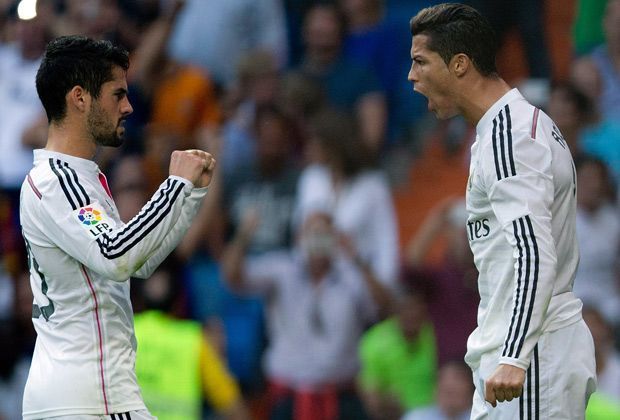 
                <strong>Real Madrid vs. FC Barcelona</strong><br>
                Doch Real Madrid schlägt noch in der ersten Halbzeit zurück! Nach einer Flanke ist Barcas Pique im Zentrum mit der Hand am Ball - Elfmeter! Diese Chance lässt sich Cristiano Ronaldo (r.) nicht nehmen. Mit dem 1:1 geht es in die Pause.
              