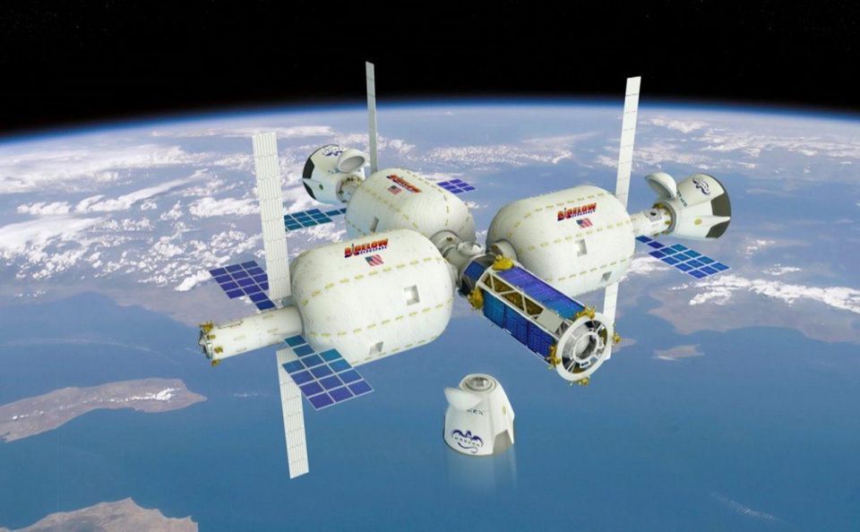Bigelow Aerospace ist eine weitere Firma, die eine Raumstation plant(e). Der Clou: Ihre Module sind aufblasbar. Ein Testmodul hängt bereits an der ISS. Allerdings hat Bigelow Anfang 2020 alle Mitarbeiter entlassen. Es ist also völlig offen, ob und wie es hier weitergeht.