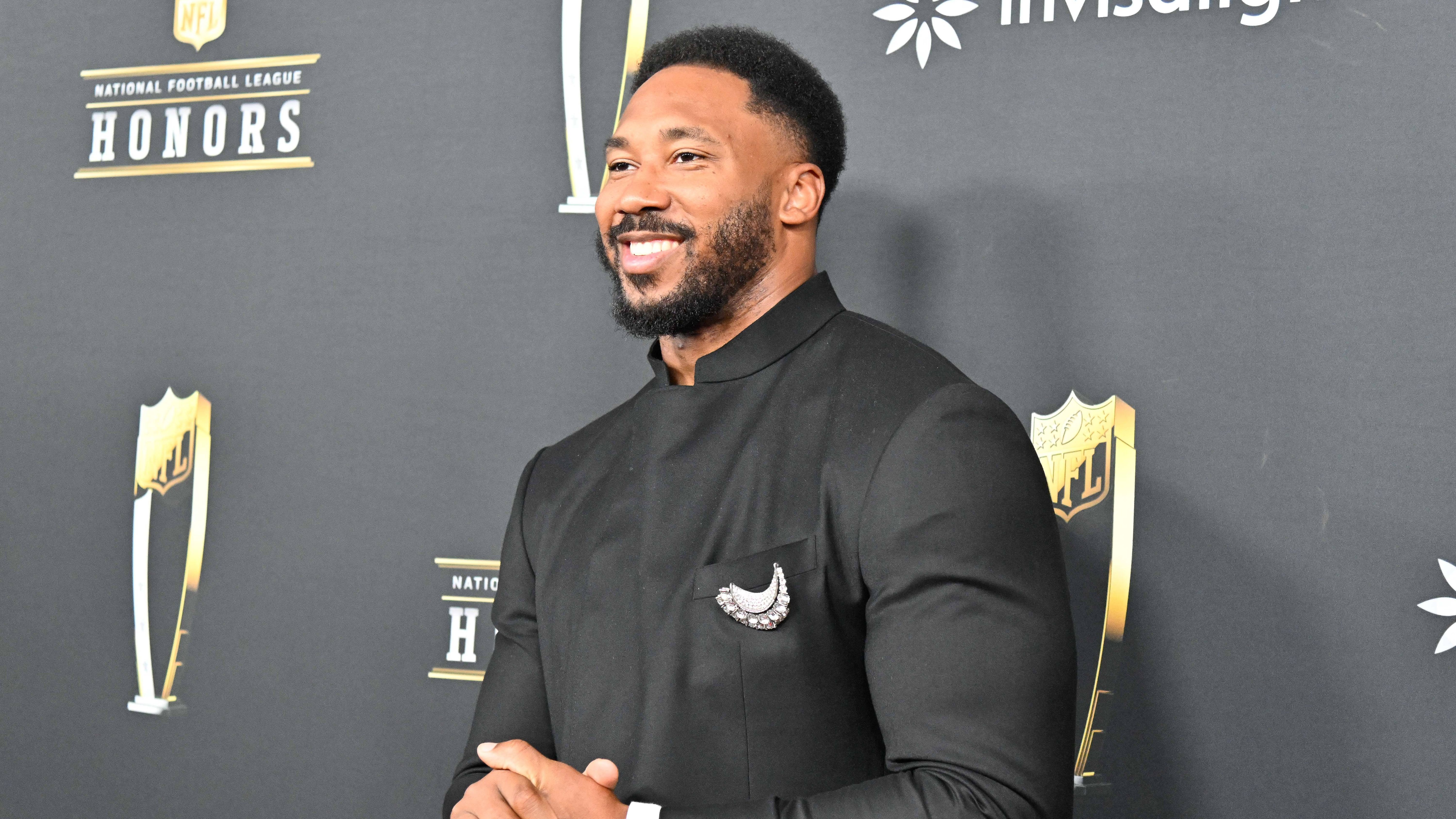 <strong>Myles Garrett deutet Wunsch-Teams an</strong><br>Der sechsmalige Pro Bowler hat eine konkrete Vorstellung von seinem neuen Team. Frostige Temperaturen wie auch bei den Browns sind kein Ausschlusskriterium. "Schnee macht mir nichts aus", betonte der 29-Jährige gegenüber "TMZ". Garretts einziges Kriterium: "Ich will einfach nur gewinnen. Das ist das Wichtigste." Die Aussagen würden neben den Buffalo Bills damit auch seine langjährigen Rivalen aus der AFC North, die Baltimore Ravens, die Cincinnati Bengals und die Pittsburgh Steelers, mit einschließen.