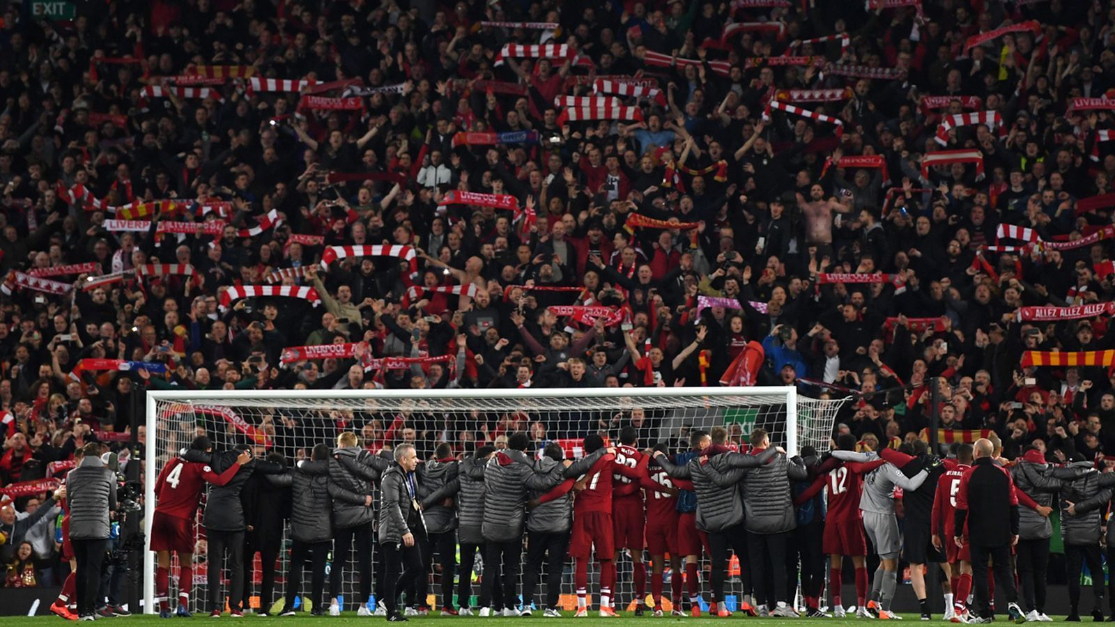 <strong>Platz 9: FC Liverpool (England, Premier League)</strong><br>Gesamtzuschauerzahl 2023/24: 1.608.368<br>Zuschauer in der Liga: 1.060.362<br>Zuschauer in FA Cup und League Cup:&nbsp;280.904<br>Zuschauer in der Europa League: 267.102