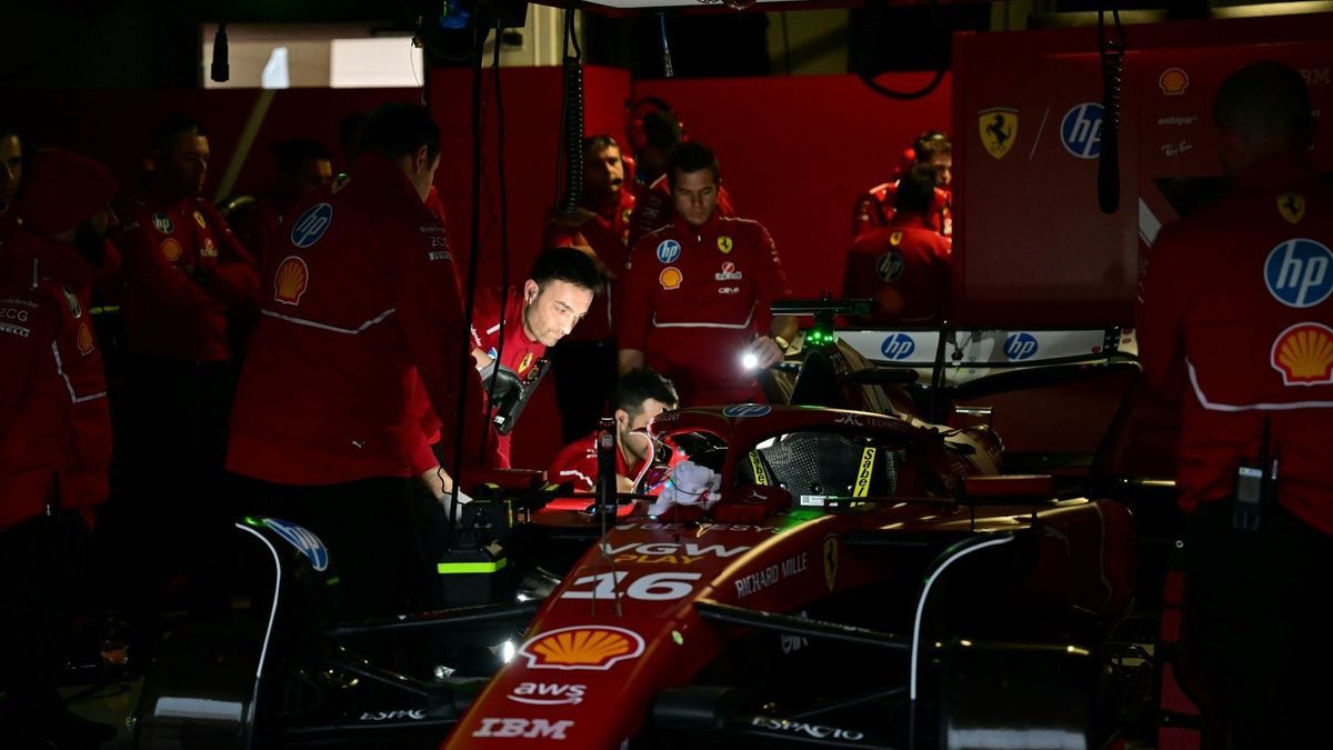 Taschenlampen in der Ferrari-Garage