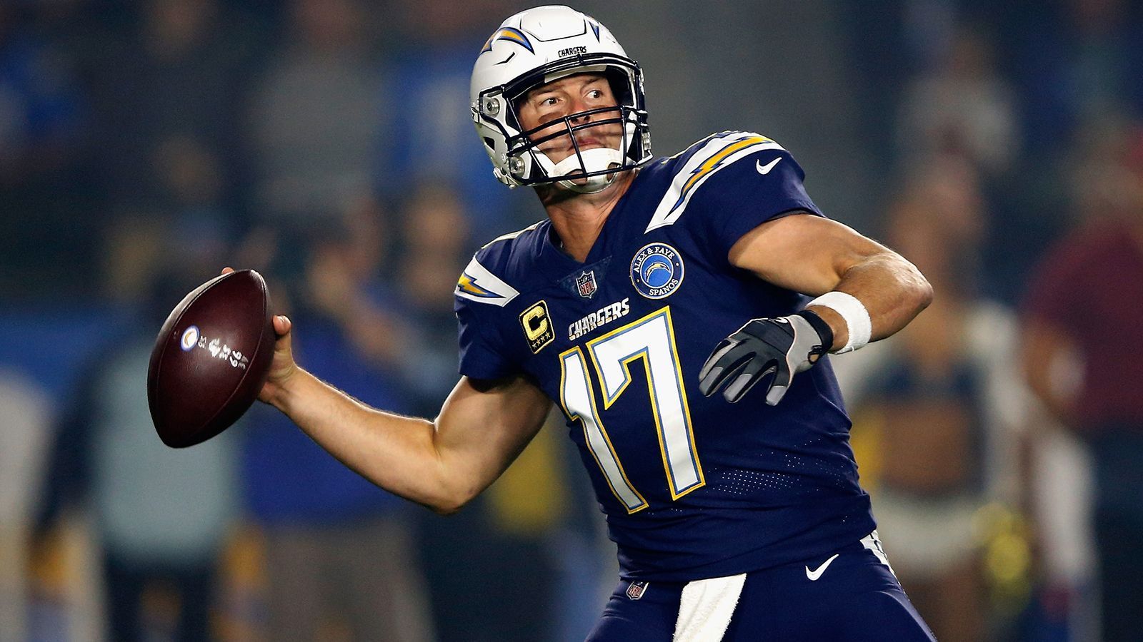 
                <strong>Philip Rivers (Los Angeles Chargers)</strong><br>
                Gesamtwertung: 94Spielverständnis: 98Wurfkraft: 87Genauigkeit kurze Pässe: 98Genauigkeit mittlere Pässe: 94Genauigkeit lange Pässe: 93
              