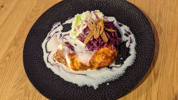 Sauerbraten vom Seeteufel mit Spitzkohlrisotto