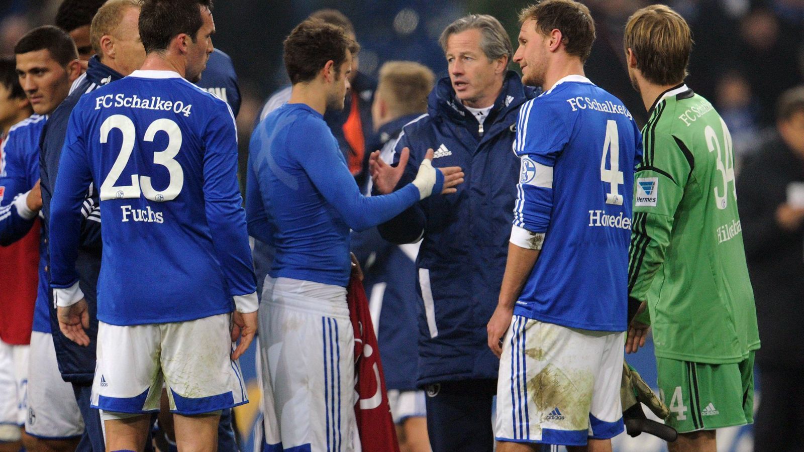 
                <strong>Jens Keller</strong><br>
                Bundesliga-Debüt als Schalke-Trainer: 18. Januar 2013 - Begegnung: FC Schalke 04 - Hannover 96 5:4
              