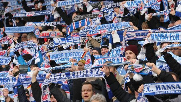 <strong>Platz 8:&nbsp;(geteilt) Hansa Rostock</strong><br>- Liga: 3. Liga<br>- Preis: 17 Euro