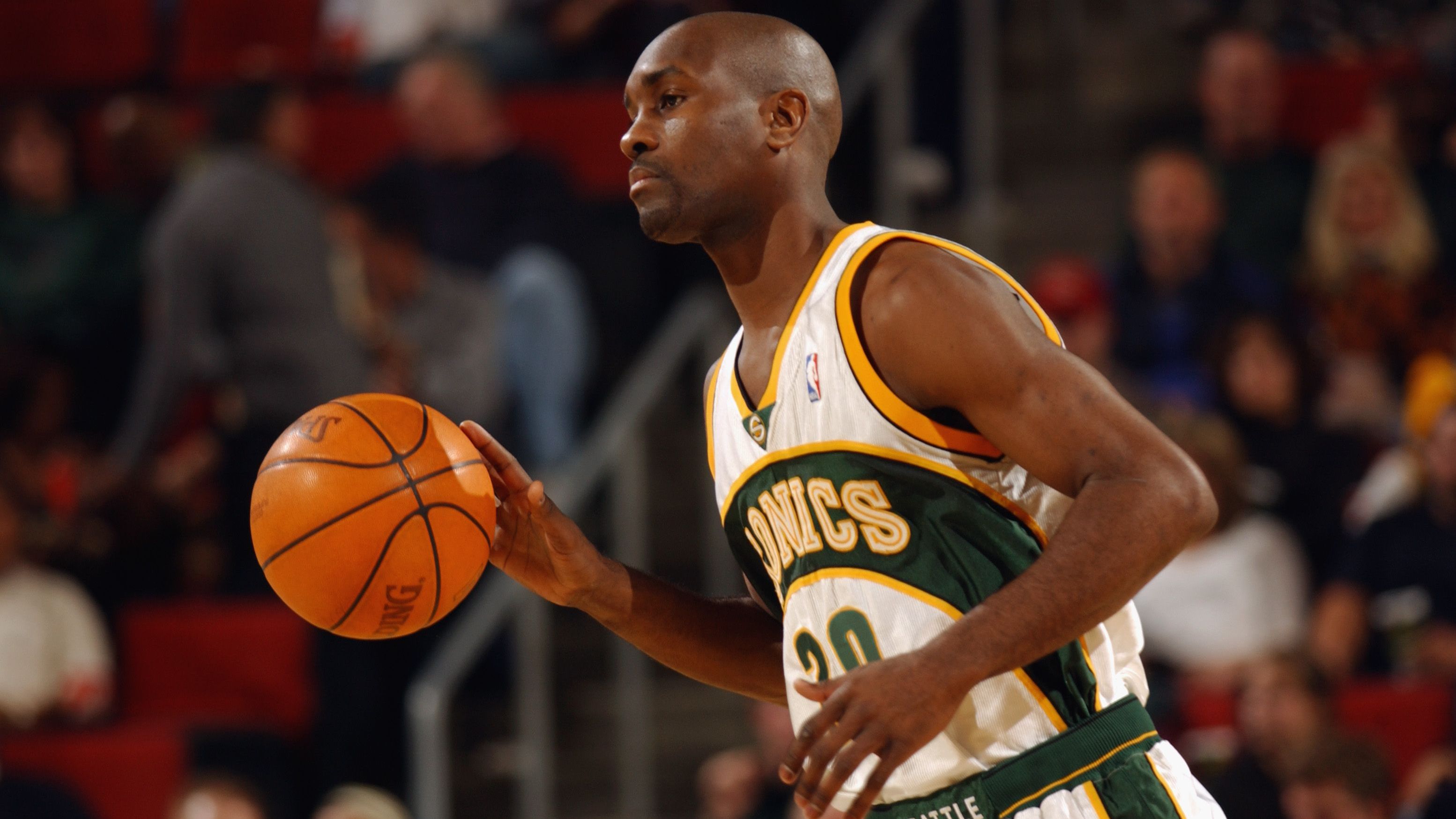 <strong>Verteidigung und Steals: Gary Payton</strong><br>Gary Payton, auch bekannt als "The Glove", war nicht nur ein hervorragender Verteidiger, sondern auch ein Steal-Spezialist. Seine Fähigkeit, Balldiebstähle zu erzeugen, machte ihn zu einem der besten Verteidiger auf der Position des Point Guards.