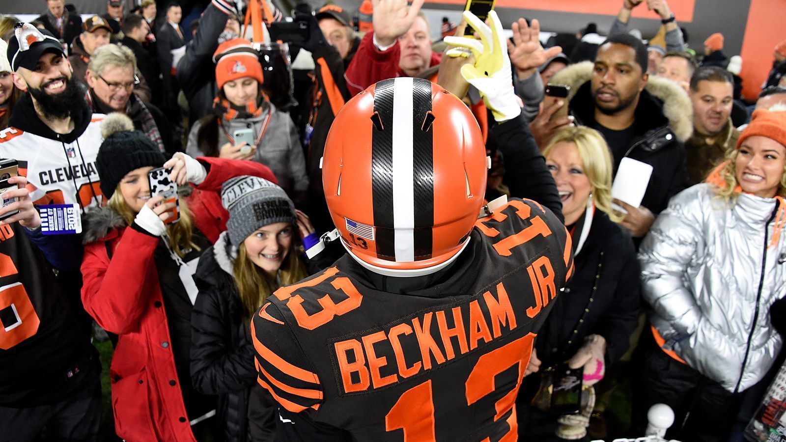 
                <strong>Cleveland Browns </strong><br>
                &#x2022; 1. Runde (Pick 26: Greg Newsome II) - <br>&#x2022; 2. Runde (Pick 52: Jeremiah Owusu-Koramoah) - <br>&#x2022; 3. Runde (Pick 91: Anthony Schwartz) - <br>&#x2022; 4. Runde (Pick 110, Pick 113, Pick 132: Tommy Togiai) - <br>&#x2022; 5. Runde (Pick 153: Tony Fields, Pick 169: Richard LeCounte) - <br>&#x2022; 6. Runde (Pick 211: Demetric Felton) <br>
              