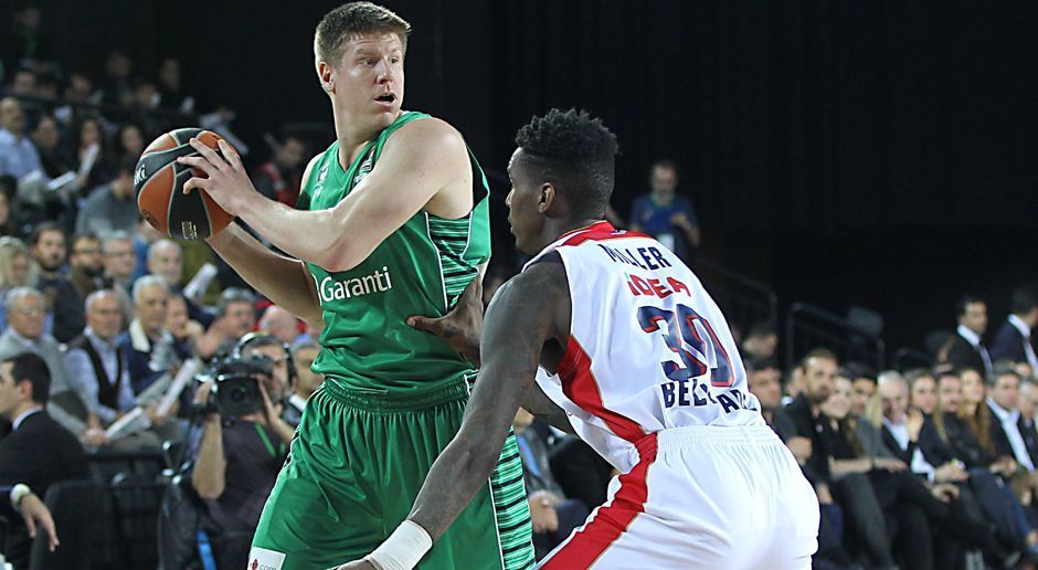 
                <strong>Luke Harangody (Darussafaka Istanbul)</strong><br>
                Luke Harangody verbrachte nur zwei Jahre in der NBA. Der Power Forward wurde 2010 von den Boston Celtics spät in der zweiten Runde gedraftet. Bereits nach seiner Rookie-Saison tradeten die Celtics den 28-Jährigen nach Cleveland, wo ihm der Durchbruch auch verwehrt blieb. Durassafaka ist nach Kazan (2013 - 2014) und Valencia (2014 - 2015) bereits seine dritte Station in Europa.
              