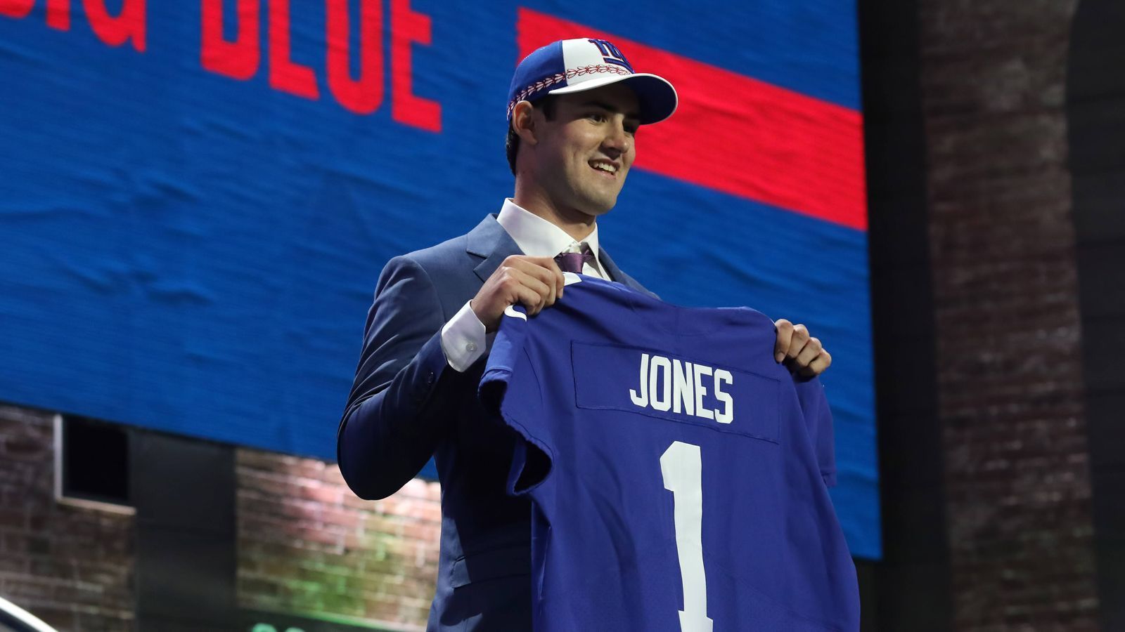 
                <strong>Daniel Jones (Quarterback, New York Giants)</strong><br>
                Madden-Rating: 63
              