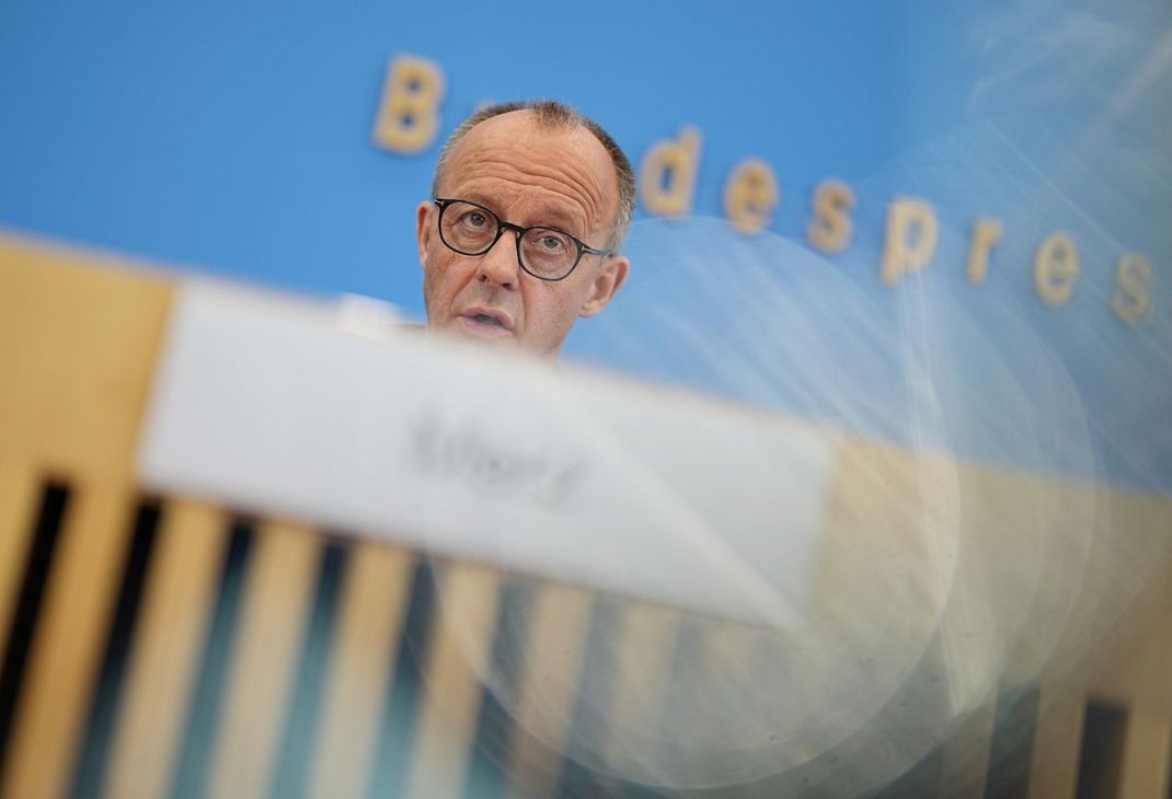 Friedrich Merz auf seiner ersten Sommer-Pressekonferenz als Regierungschef in Berlin.
