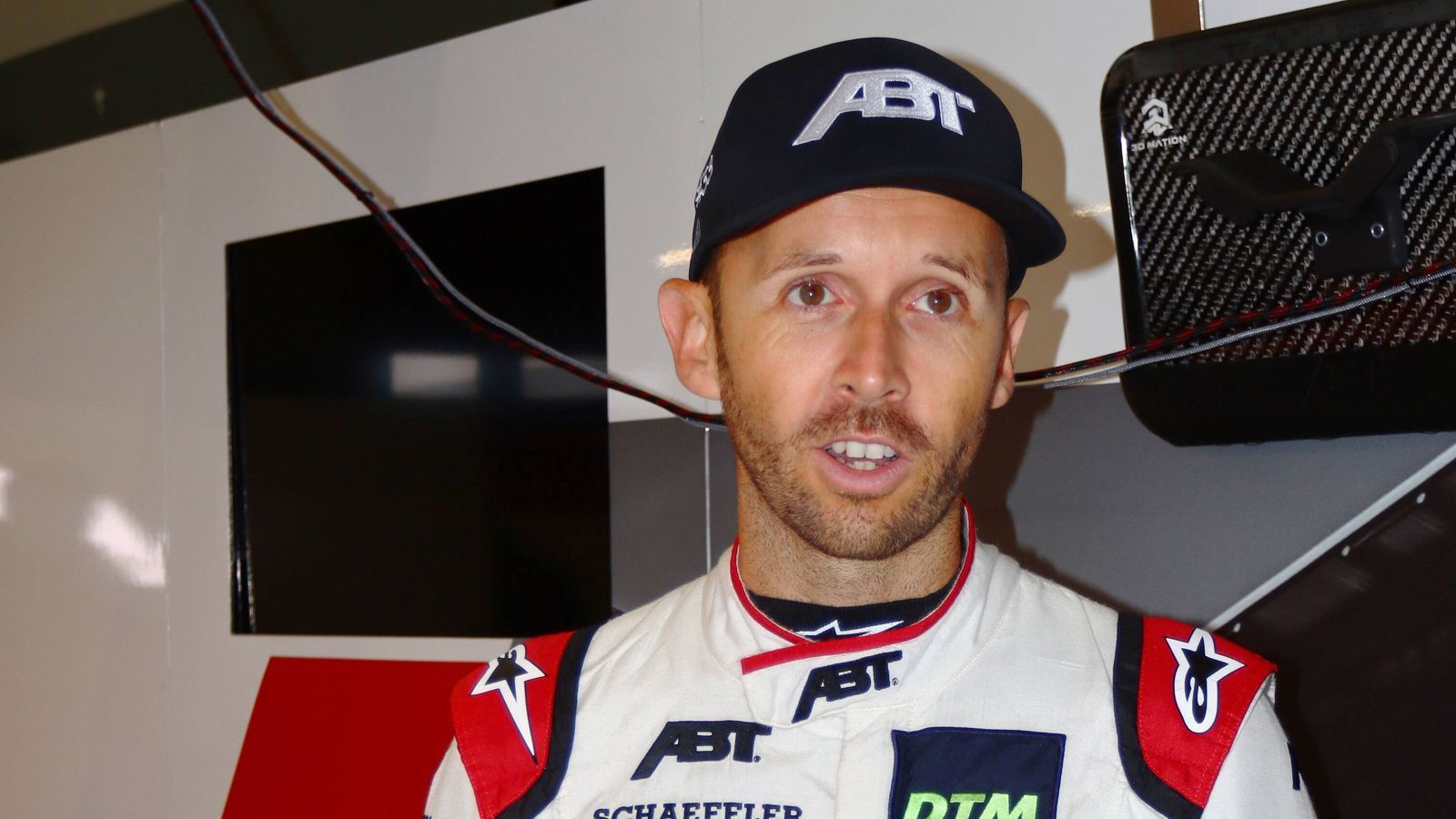 
                <strong>Platz 3: Rene Rast (118 Punkte)</strong><br>
                Man darf Rene Rast nie abschreiben. Am Red Bull Ring sammelt der Audi-Pilot 22 Punkte - mehr sammelte nur Thomas Preining von den den Top-Fahrern (35). Auch wenn Lucas Auer einen Punkt vor ihm ist, gelingt Rast eventuell der große Coup und sein nächster DTM-Titel, ehe es ihn zu BMW und McLaren zieht.
              