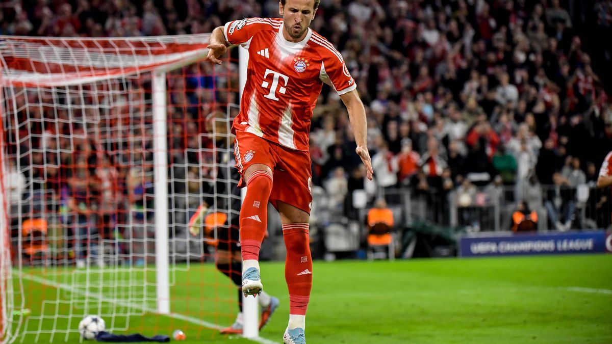 17.09.2025, xemx, Fussball UEFA Champions League, FC Bayern Muenchen - Chelsea London v.l. Harry Kane (FC Bayern Muenchen) Jubel, Torjubel, celebrate the goal, jubelt ueber das Tor zum 2:0 (DFL DFB...