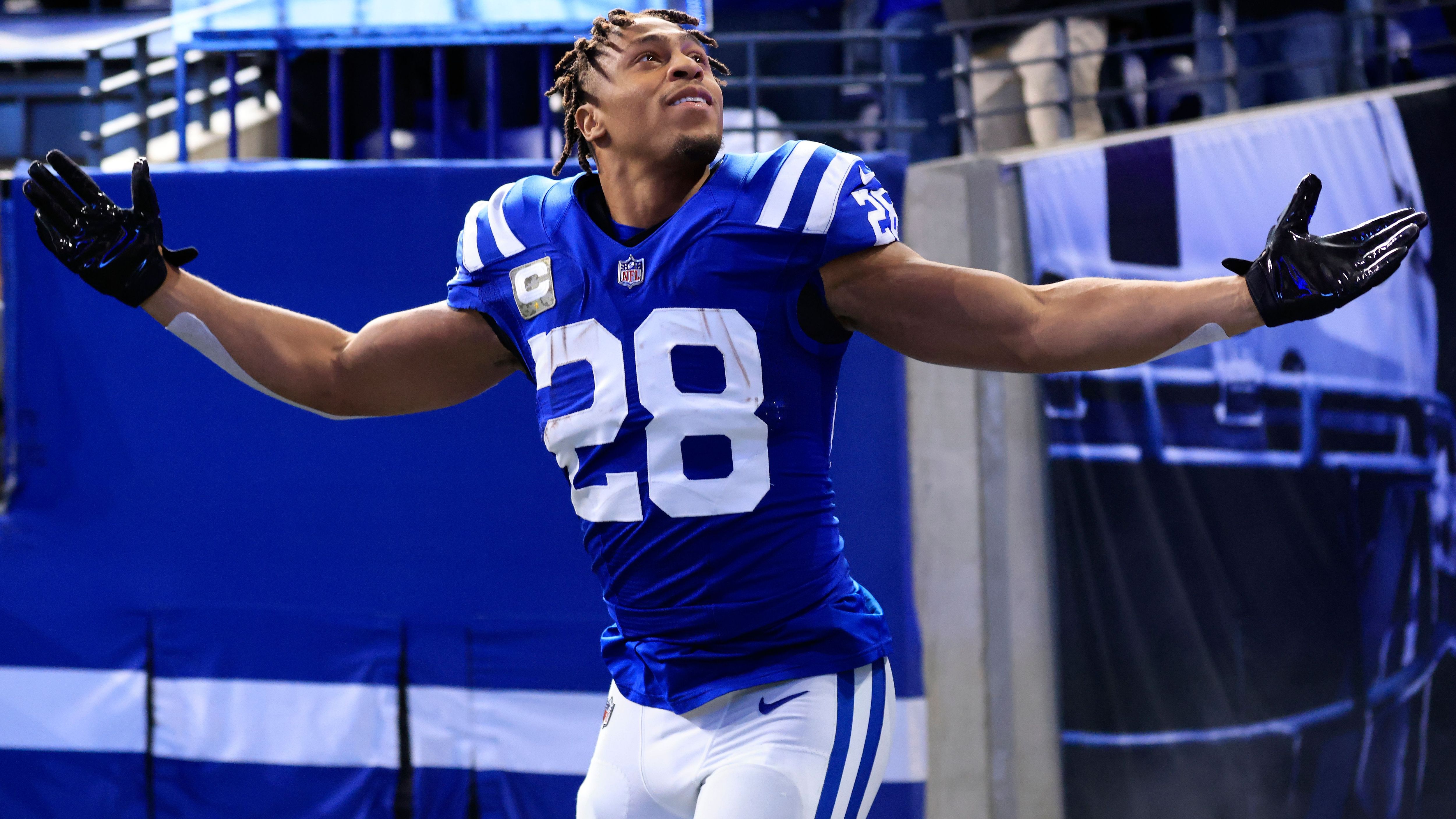 <strong>Jonathan Taylor (Indianapolis Colts)</strong><br>Oder versuchen es die Cleveland Browns mit der "großen Lösung"? In der Offseason wollte Taylor die Colts via Trade verlassen, doch ein Deal kam nicht zustande. Kommt nun nochmal Bewegung in die Sache? Spielen könnte der 24-Jährige aber höchstens erst ab Woche fünf, derzeit befindet er sich noch auf der NFL-PUP-Liste.