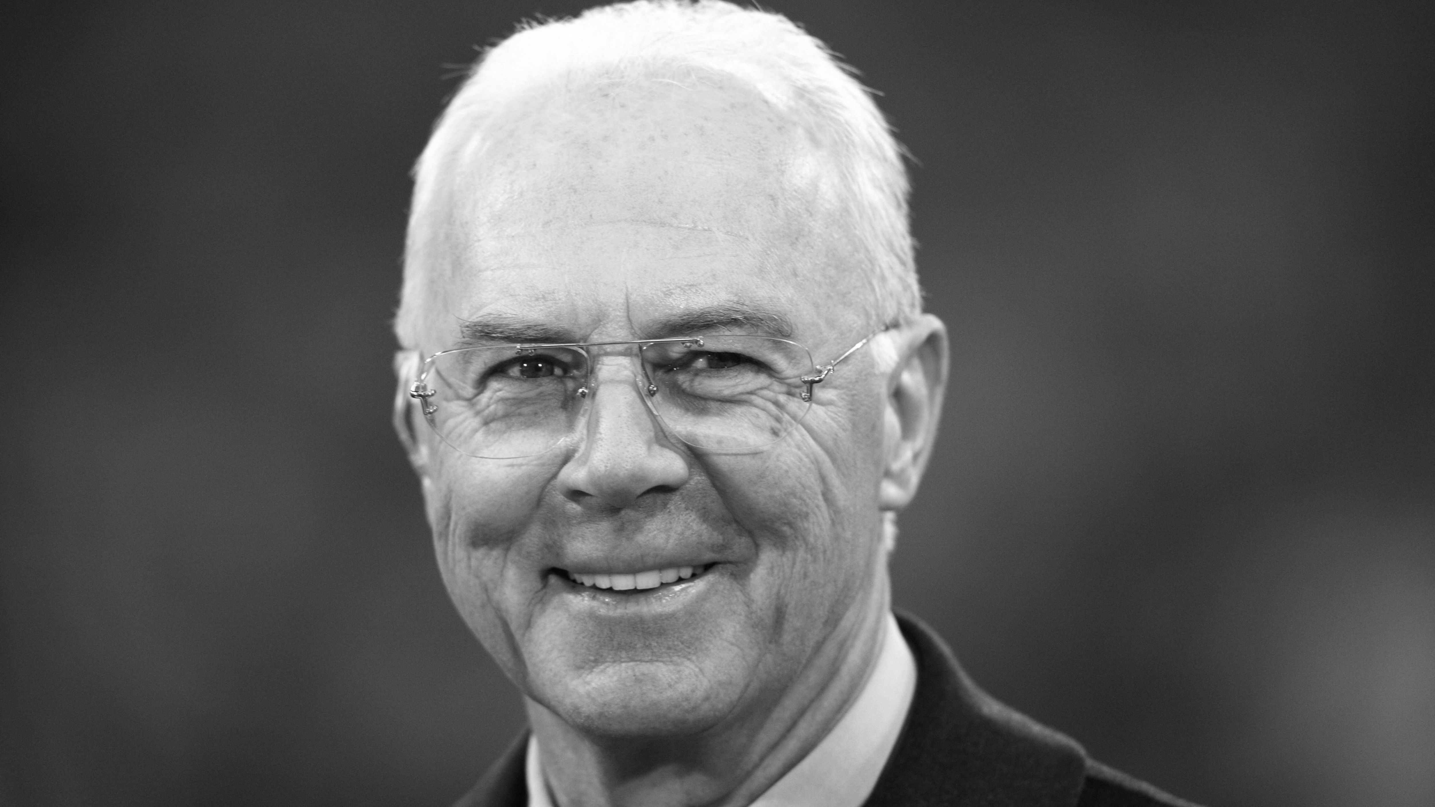 <strong>Franz Beckenbauer: Die besten Sprüche des Kaisers</strong><br>Die Welt trauert um Franz Beckenbauer. Der "Kaiser" prägte den deutschen Fußball wie kaum ein anderer - ob als Spieler, Trainer, Funktionär oder TV-Experte. Im Laufe der Jahre war Beckenbauer auch immer wieder für einen lockeren Spruch gut. <em><strong>ran</strong></em> hat die besten und kultigsten Aussagen der Legende gesammelt.