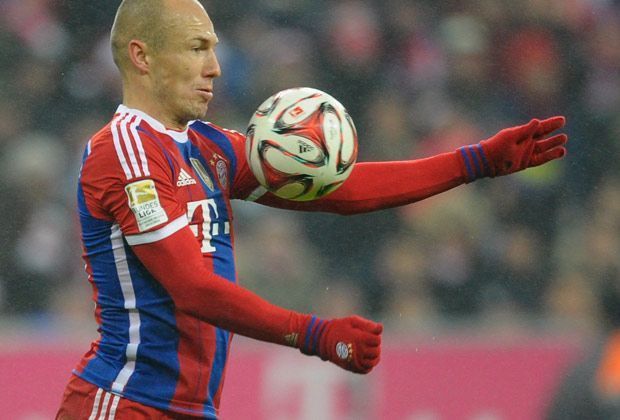
                <strong>Hinrunden-Statistik: Ballkontakte</strong><br>
                Auch bei den Ballkontakten liegen der FC Bayern und der BVB auf den Spitzenrängen. Die Münchner führen mit insgesamt 15.328 Berührungen vor dem BVB und 12.202 Kontakten die Statistik an.
              