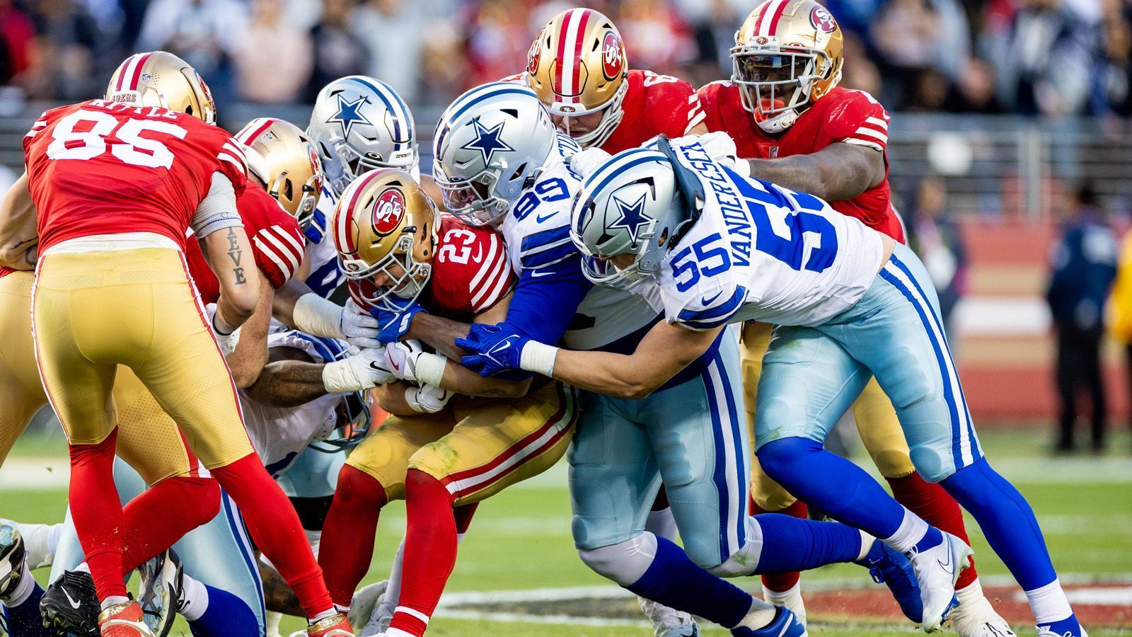 
                <strong>NFC-Rivalität reloaded: Dallas Cowboys at San Francisco 49ers</strong><br>
                Die ewige Rivalität der Dallas Cowboys und der San Francisco 49ers bekommt am 5. Spieltag 2023 (8. Oktober) ein weiteres Kapitel. Die Cowboys werden nach der knappen Niederlage in der Divisional Playoffs noch eine Rechnung offen haben.
              