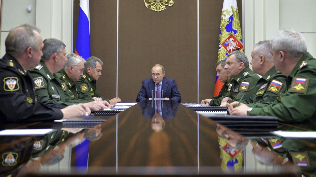 Hat Putin Pläne, die NATO anzugreifen, oder schiebt er sie auf die "lange Bank"?