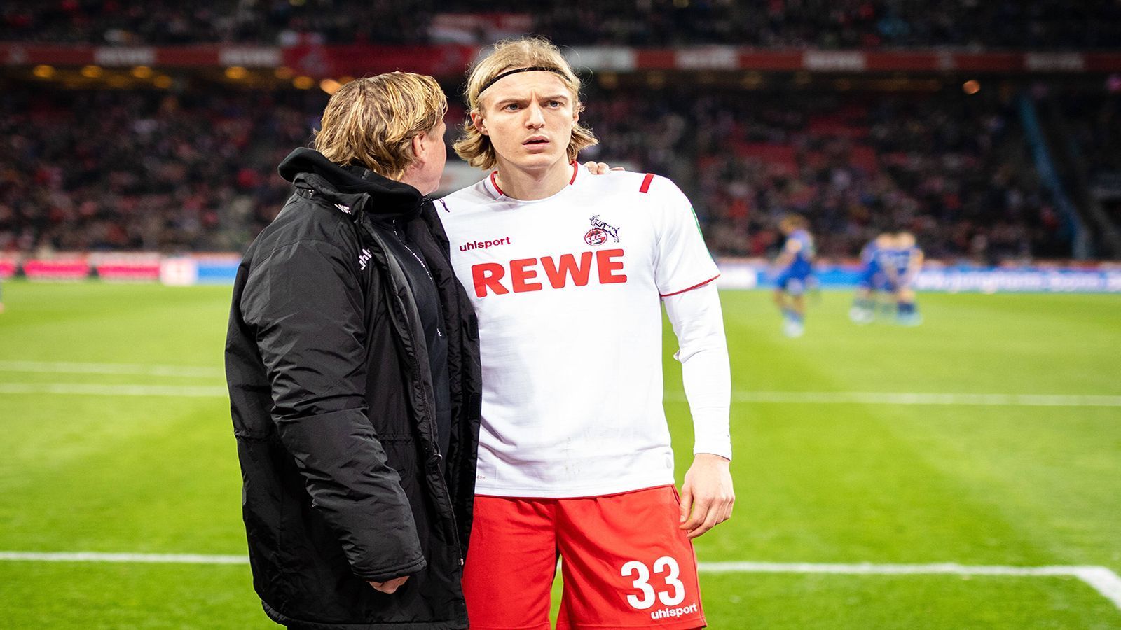 
                <strong>1. FC Köln</strong><br>
                Ersatzkeeper Thomas Kessler ist wieder im Training. Auch Youngster Noah Katterbach profitiert von der Pause und ist genesen, genauso wie Sebastian Bournauw (Bild). Rafael Czichos wird mit einer Verletzung an der Halswirbelsäule noch länger fehlen.
              