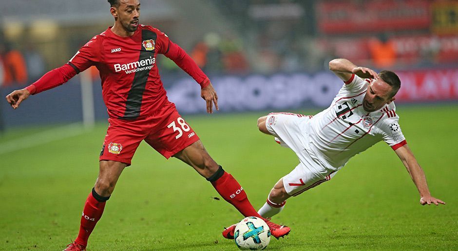 
                <strong>Franck Ribery</strong><br>
                Wie Robben, so fand auch Ribery lange Zeit nicht so wirklich in sein Spiel und so lahmten Bayern-Flügel größtenteils, ihm fehlte die Durchschlagskraft. Doch in der 59. Minute ließ er seine individuelle Klasse aufblitzen und erzielte das zwischenzeitliche 2:0 für die Münchner. Nach 78 Minuten war der Arbeitstag von Ribery dann vorzeitig zu Ende, für ihn kam Wagner ins Spiel. ran-Note: 3,5
              