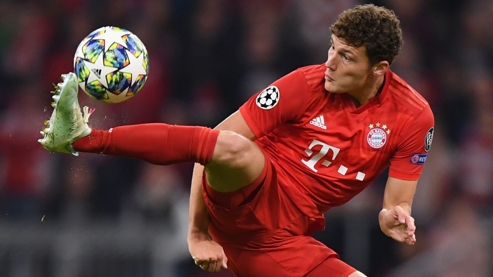 
                <strong>Benjamin Pavard</strong><br>
                Bei der ersten guten Torchance der Gäste sieht er ganz schlecht aus und lässt den Ball zum Gegenspieler durchrutschen. Insgesamt tritt er in den Zweikämpfen nicht immer souverän auf, strahlt wenig Sicherheit aus. ran-Note: 4
              