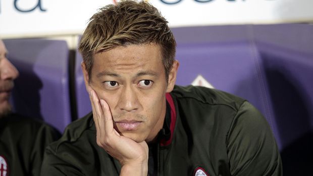 
                <strong>Keisuke Honda (AC Mailand)</strong><br>
                Keisuke Honda (AC Mailand): Ähnlich wie Jovetic hat auch beim Stadtrivalen Milan ein großer Name seinen ungewollten Stammplatz auf der Bank. Neu-Trainer Vincenzo Montella hat keine Verwendung für Honda. Ganze 18 Minuten durften die Milan-Tifosi den Japaner bislang auf dem Feld beobachten. Da sein Vertrag im Sommer 2017 ausläuft, ist Hondas Zukunft ohnehin schon fraglich, die geringen Einsatzchancen erhöhen die Wahrscheinlichkeit eine baldigen Abgangs nur noch zusätzlich.
              